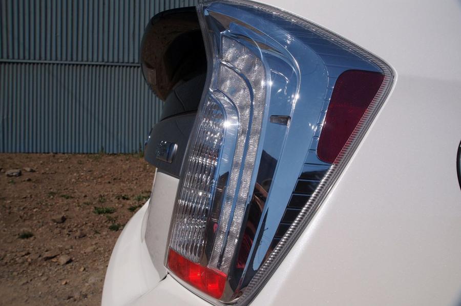  Toyota Prius Plug-In Hybrid 2012 года  (фото 64 из 75)